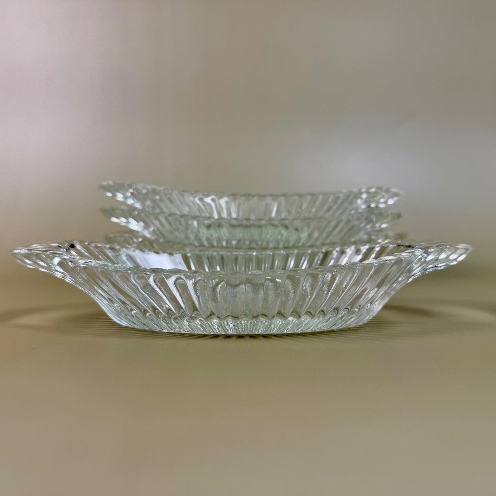 Vintage Clear Glass Dessert Bowls | Set of 4 Ribbed Oval Dishes | Mid-Century - Picture 4 of 10